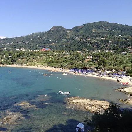 Fontana Barone, Vakantiehuis Cefalù